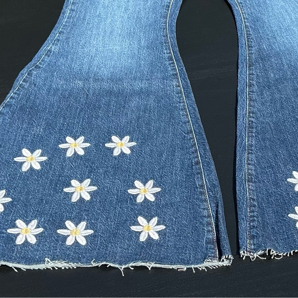 Forever 21 Flair Denim Jeans - Picture 4 of 6